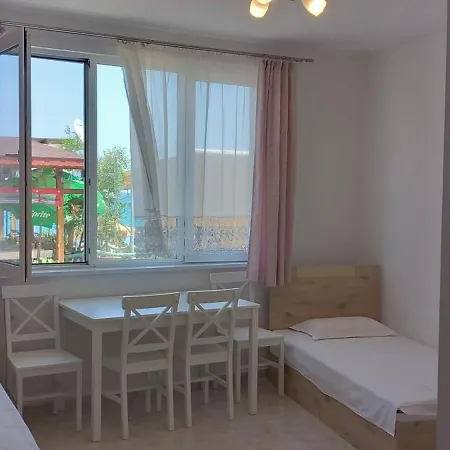 Apartament дом попови-10 метра от морето гр